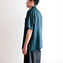 Load image into Gallery viewer, vintage kimono silk shirt