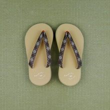 Load image into Gallery viewer, Vintage Kimono Zori Sandal