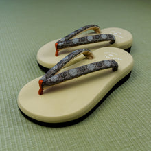 Load image into Gallery viewer, Vintage Kimono Zori Sandal