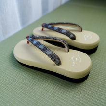 Load image into Gallery viewer, Vintage Kimono Zori Sandal