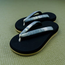 Load image into Gallery viewer, vintage kimono zori (size LL)