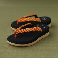 Load image into Gallery viewer, vintage kimono zori (size L)