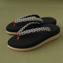 Load image into Gallery viewer, vintage kimono zori (size LL)