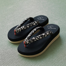 Load image into Gallery viewer, vintage kimono zori (size M)