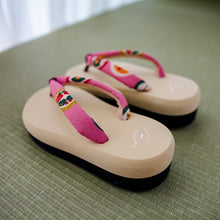 Load image into Gallery viewer, Vintage Kimono Zori Sandal