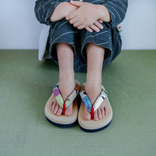 Load image into Gallery viewer, Vintage Kimono Zori Sandal